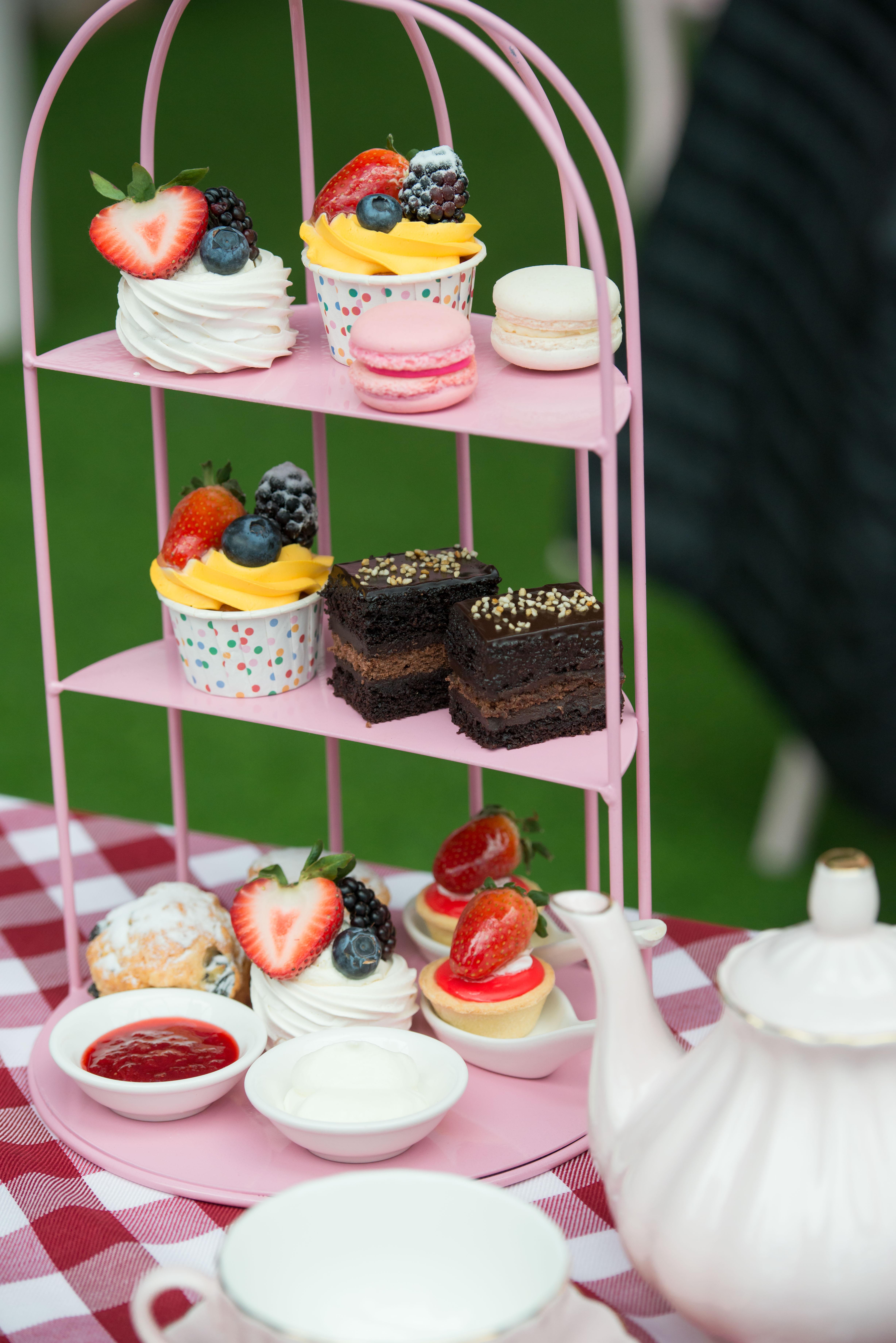 Grand Ion Delemen Hotel Гентинг Хайлендс Екстериор снимка A selection of cakes