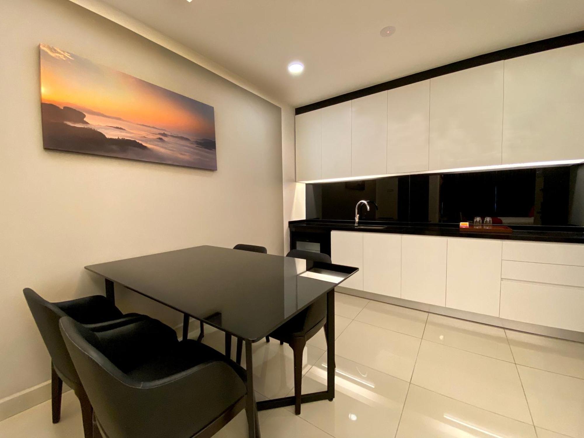 Grand Ion Delemen Hotel Гентинг Хайлендс Екстериор снимка A modern kitchen